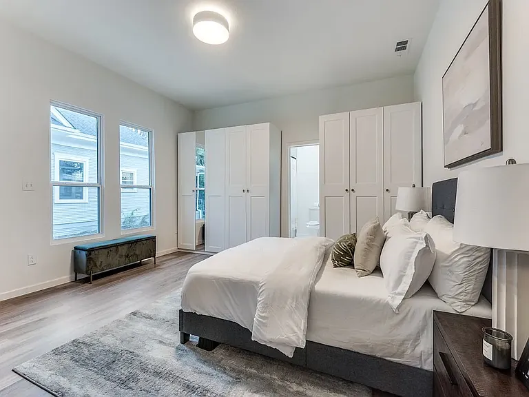 323 S Montclair Ave #1 — Photo 4