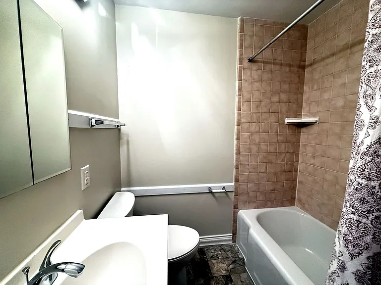 2314 Upland Dr — Photo 7