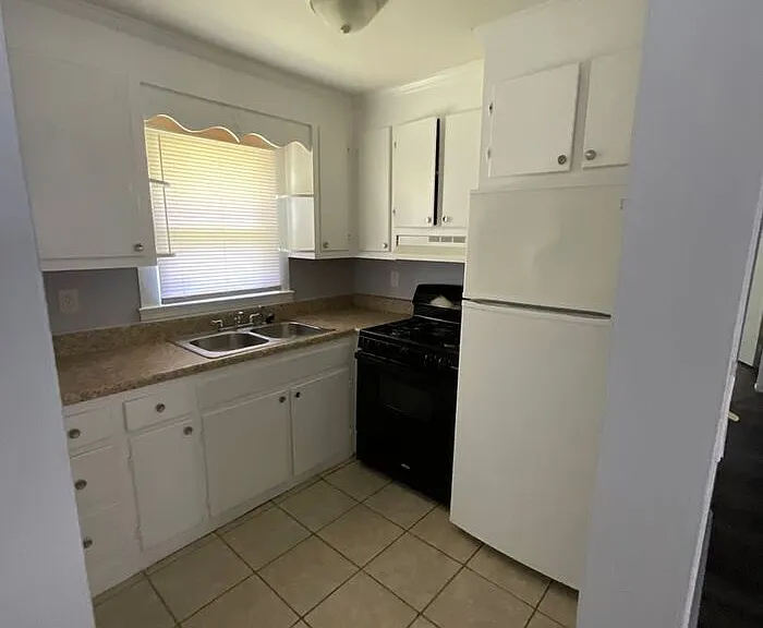 243 Edison Ave — Photo 4