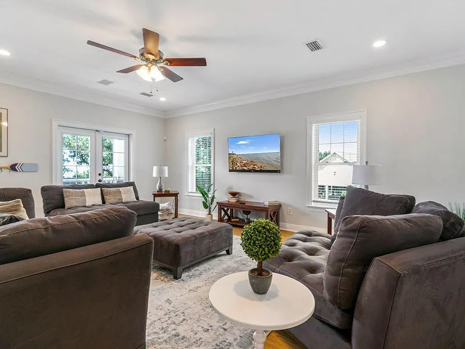 8008 Belle Fontaine Dr #ID1268887P