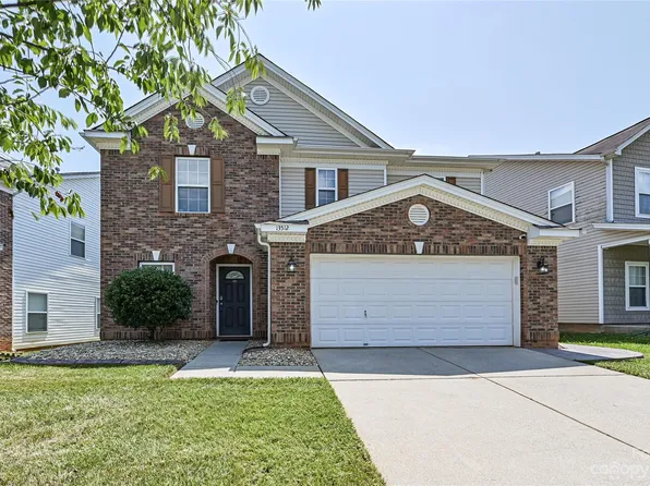 13512 Pontchatrain Ave, Charlotte, NC 28273