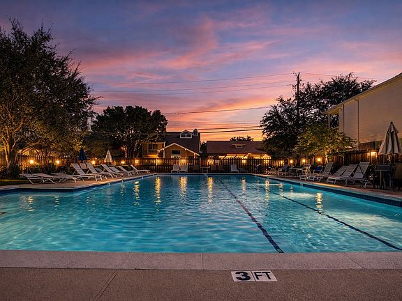 4th image of 3105 San Jacinto St APT 208