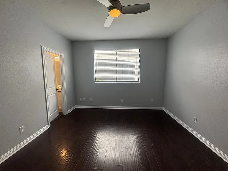 555 Maine Ave #330 — Photo 16