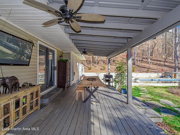 5th image of 2194 Dogwood Dr