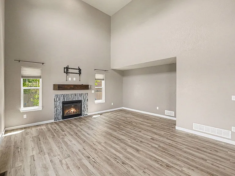 2721 Bridle Dr — Photo 8