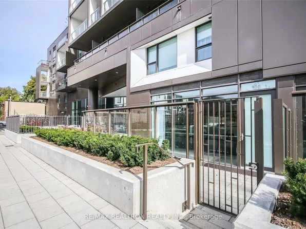 80 Vanauley St #Townhouse 121, Toronto, ON M5T 0C9