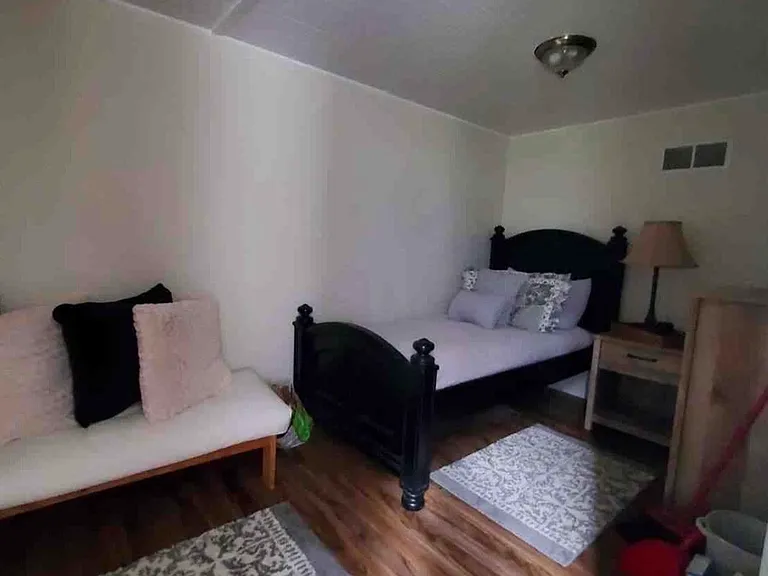 528 SW 33rd St — Photo 11