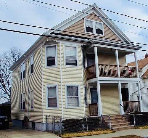 147 Wood St #1 Photo 1