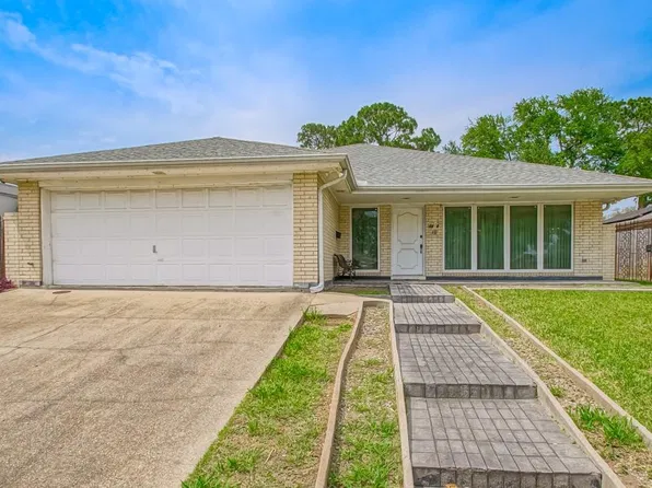 2219 Leon C Simon Dr, New Orleans, LA 70122