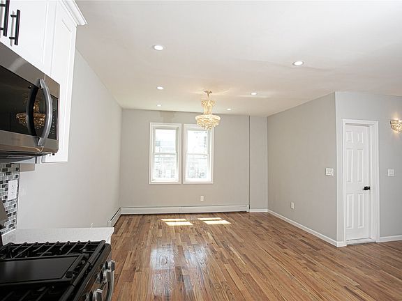 5th image of 8272 161st St Floor 2