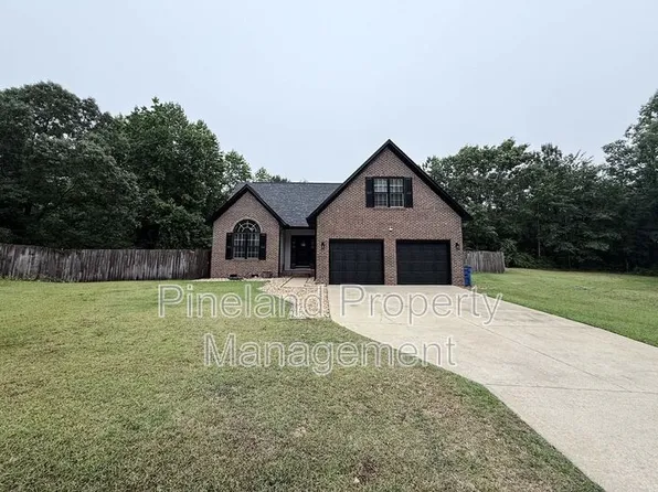 229 Scarlet Oak Dr, Raeford, NC 28376