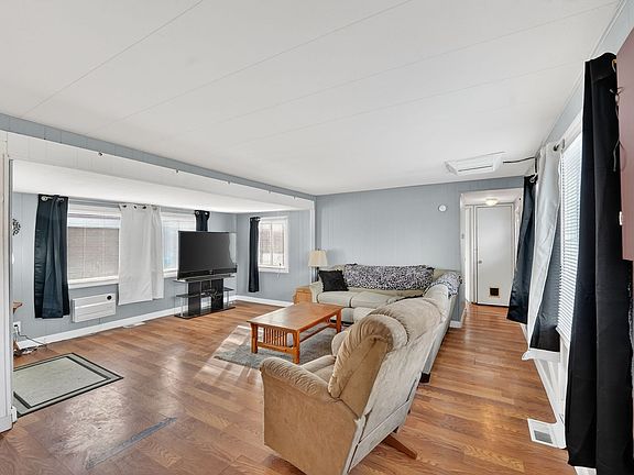 3rd image of 24 Grover St