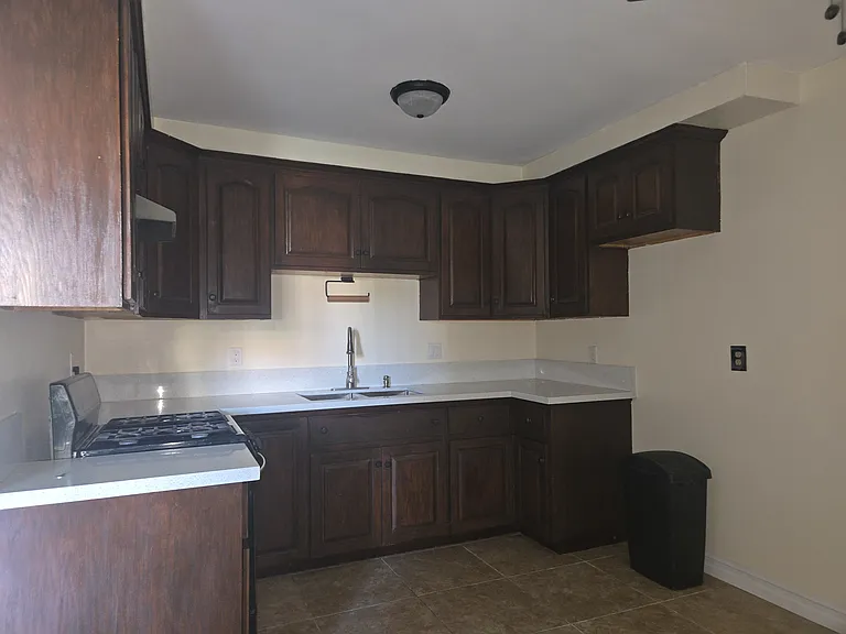 4700 Clair Del Ave #506 — Photo 16