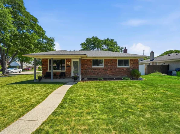 35806 Impala Dr, Sterling Heights, MI 48312