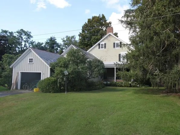 2 Merrihew Ln, Westport, NY 12993