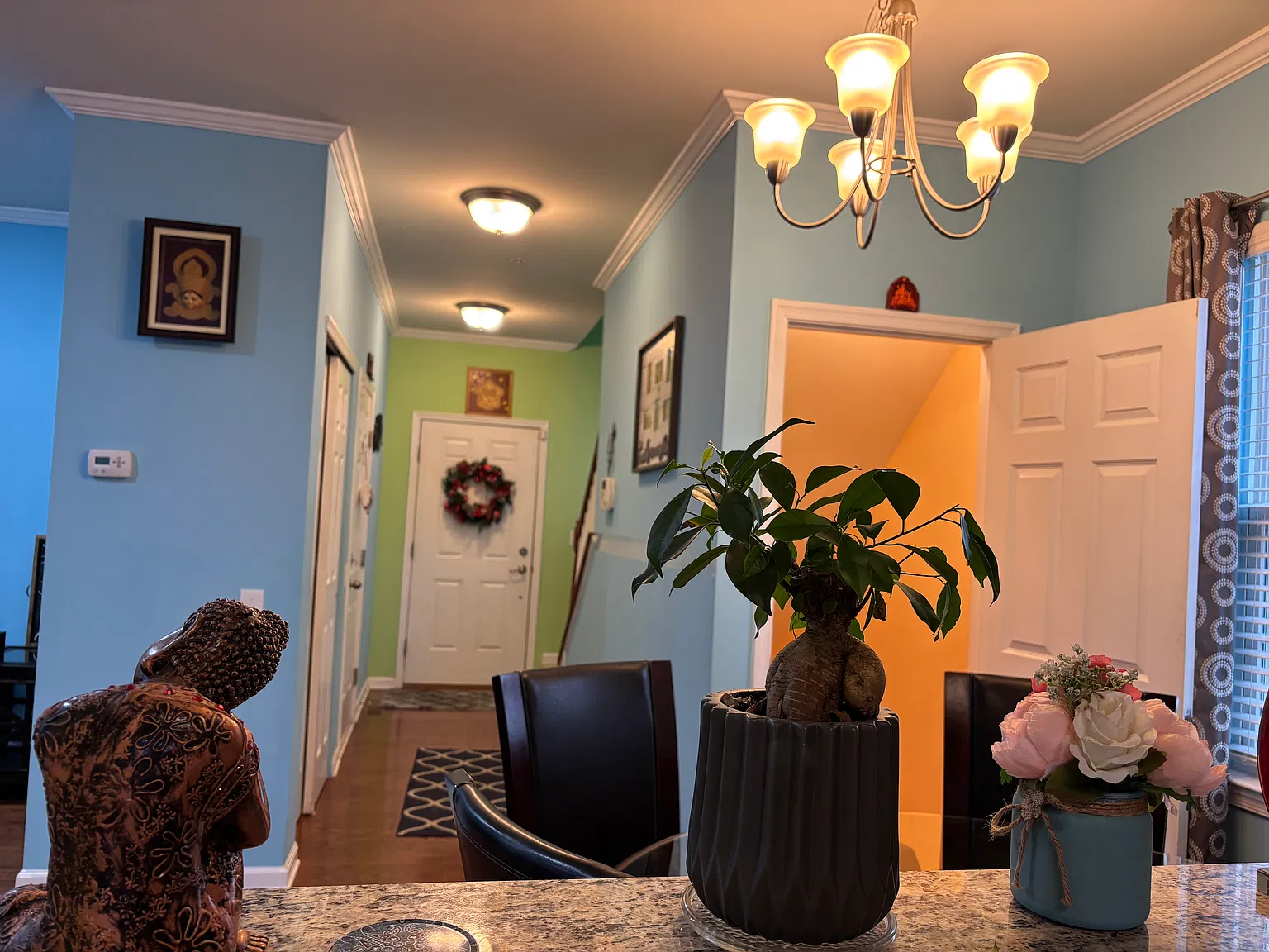 5 bed, 3057 sqft, $4,000 — Photo 2