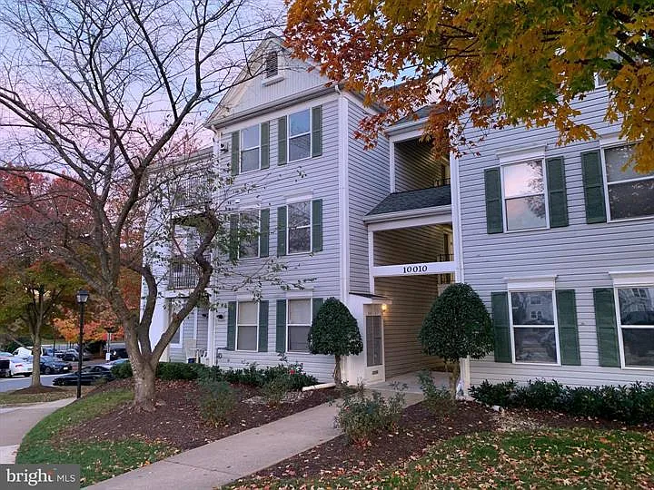 10010 Vanderbilt Cir #5-9 — Photo 2