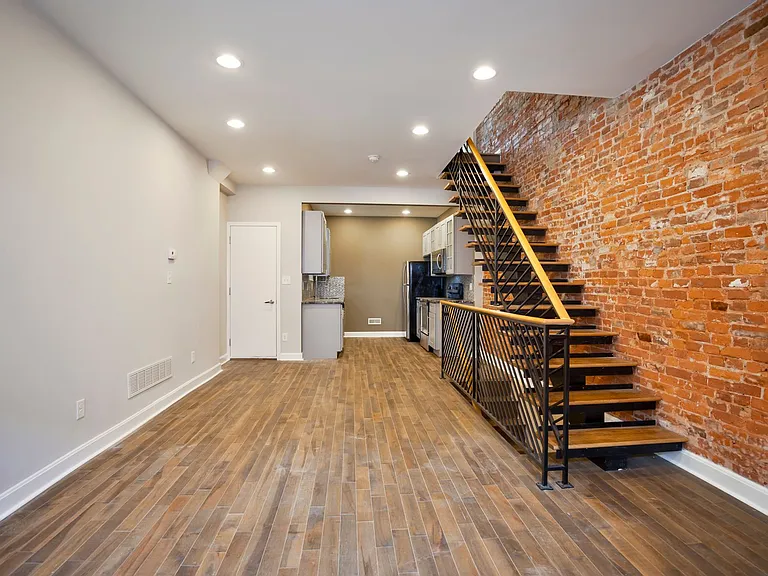 2515 Ingersoll St — Photo 7