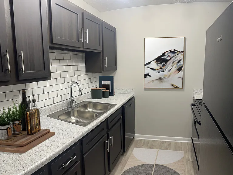 Candlewood Apartment Homes — Photo 2