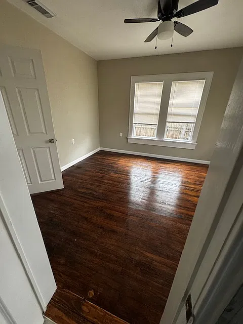 2 bed, 890 sqft, $1,350 — Photo 3