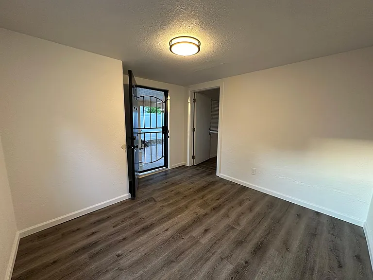 1259 Chestnut Ave #B — Photo 16