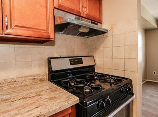 127 Keystone Ct, Woodbridge, NJ 07095