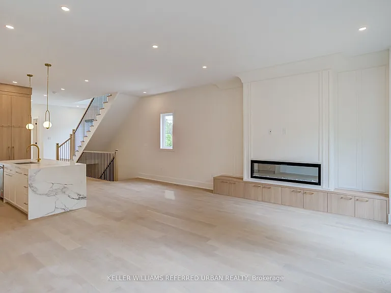 39 Wesley Ave — Photo 17