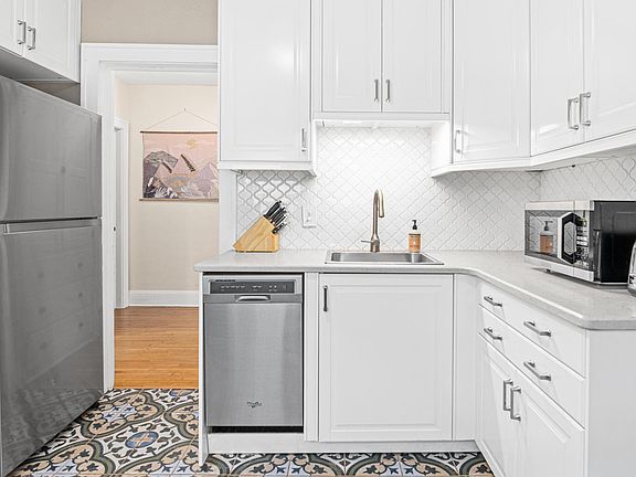 4th image of 3923 1st Ave S APT 2
