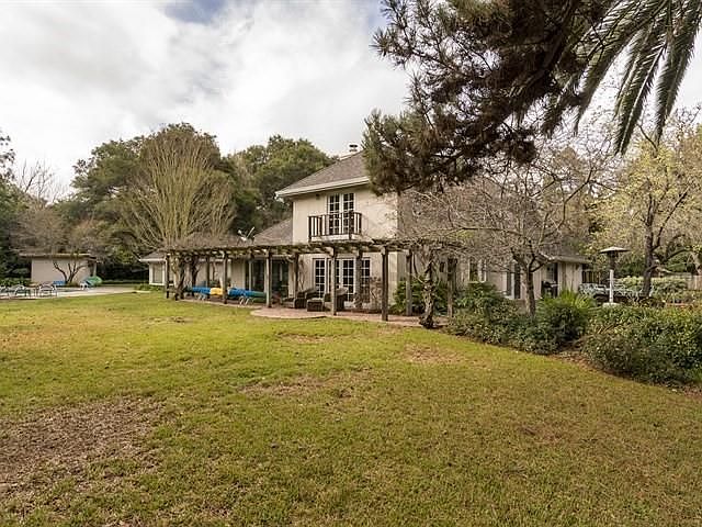1st image of 4 Bassett Ln