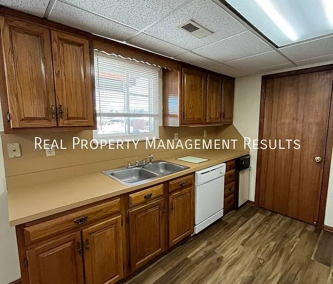887 Claymark Way #302 — Photo 4