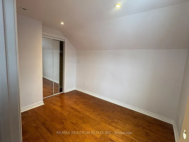 15403 Yonge St #A — Photo 7