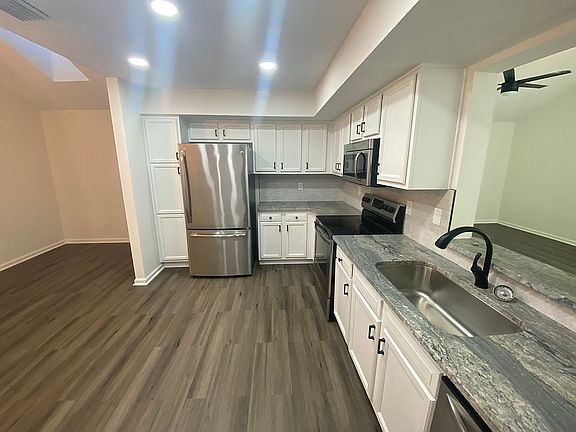 3rd image of 3105 Coral Reef Dr