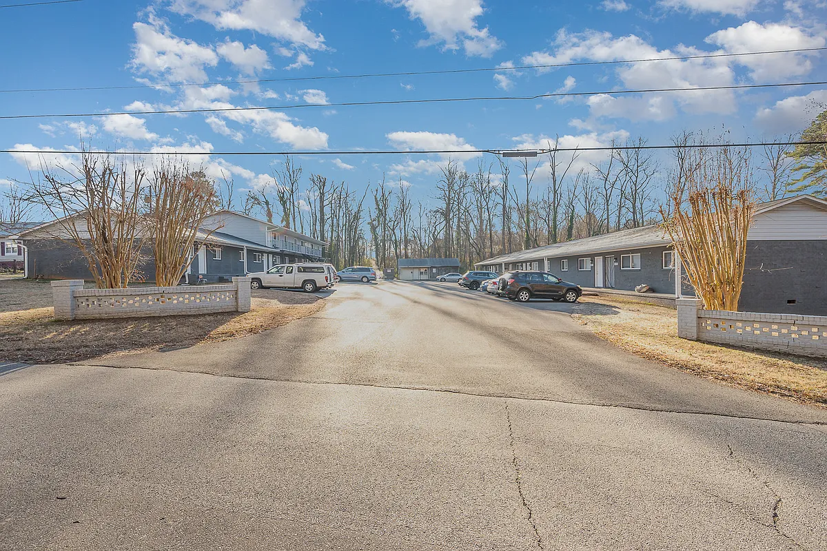 Building Photo - 427 N Yadkin Ave