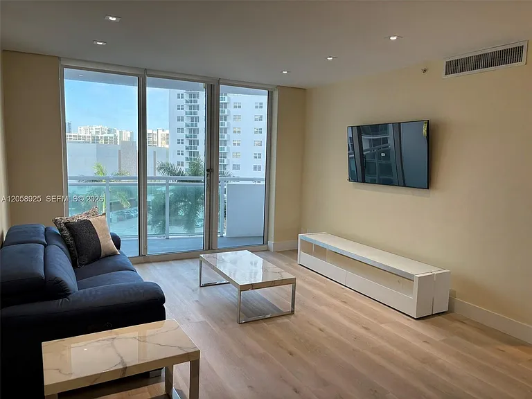 3001 S Ocean Dr #639 — Photo 2
