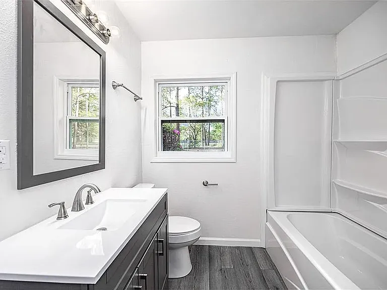 1421 NE 18th Ave — Photo 12