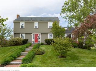 4 Roundabout Ln, Cape Elizabeth, ME 04107