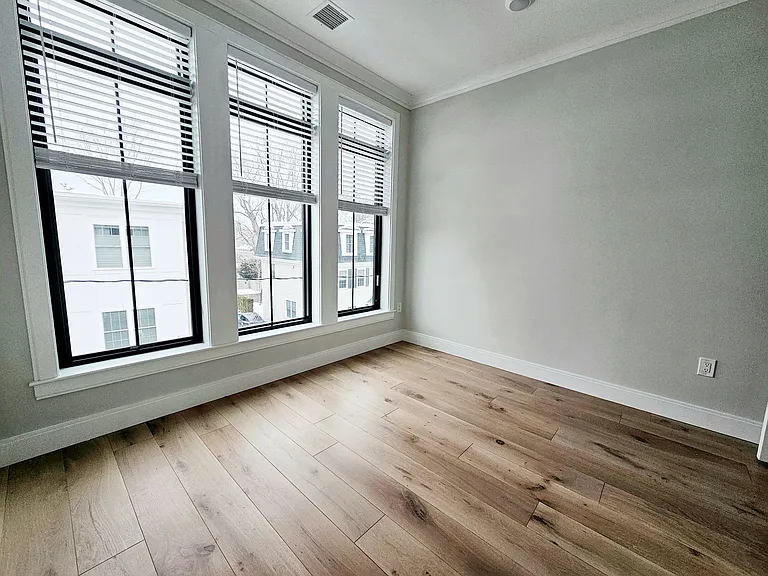 157 Everett St #103 — Photo 14