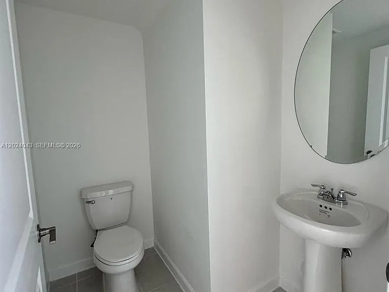 663 SE 13th Street Cir — Photo 3