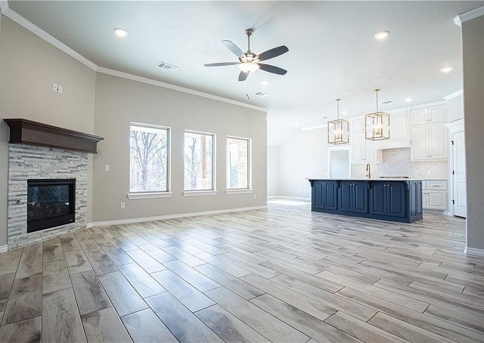 1st image of 4325 Palmetto Trl