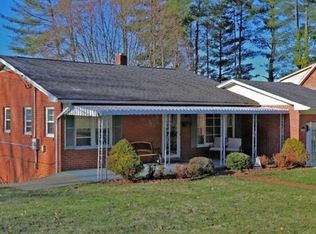 286 Poplar St, Canton, NC 28716