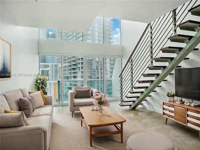 1st image of 41 SE 5th St APT 1514