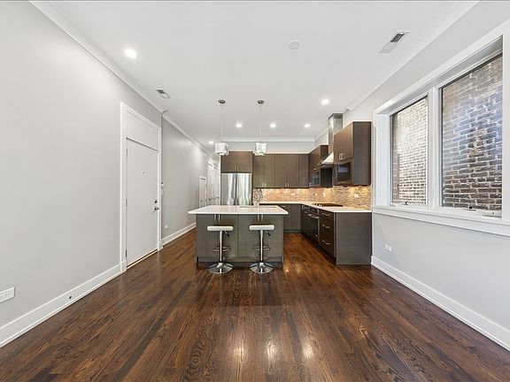 4th image of 3541 N Sheffield Ave #2