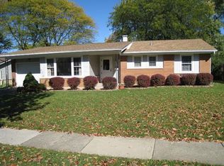 244 Brookhaven Dr, Elk Grove Village, IL 60007