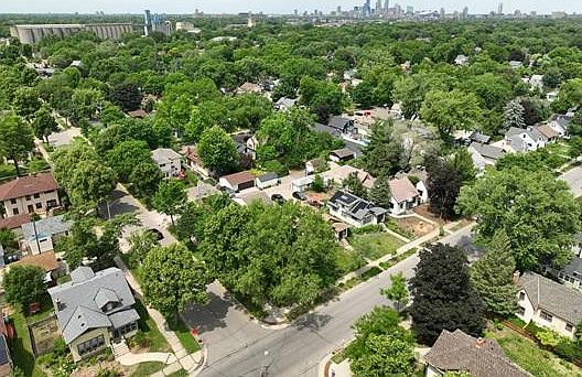 4th image of 3660 36th Ave S