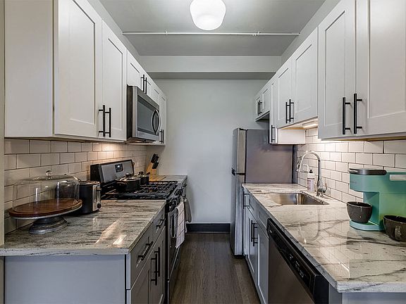 2nd image of 5200 N Sheridan Rd APT 518