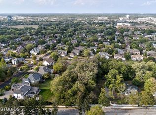 1027 E Bauer Rd, Naperville, IL 60563