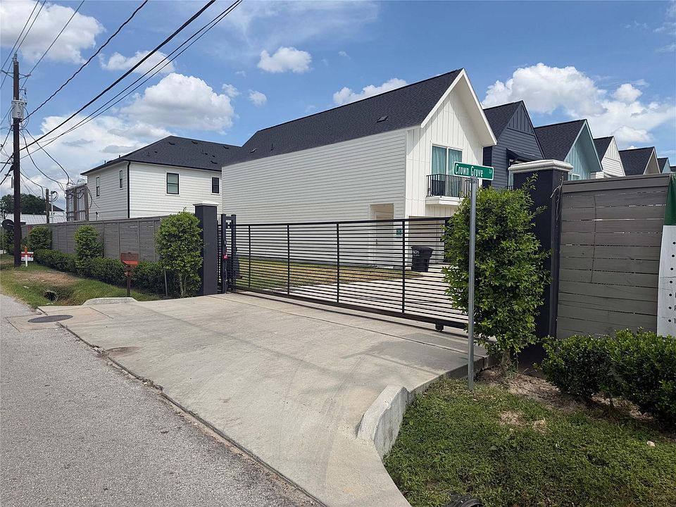 1st image of 4623 Crownhill Ln