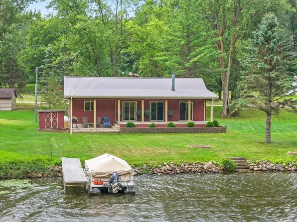 S1115 E Redstone Dr, La Valle, WI 53941