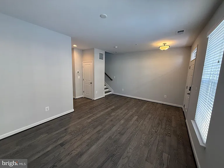 620 Leigh Way — Photo 34
