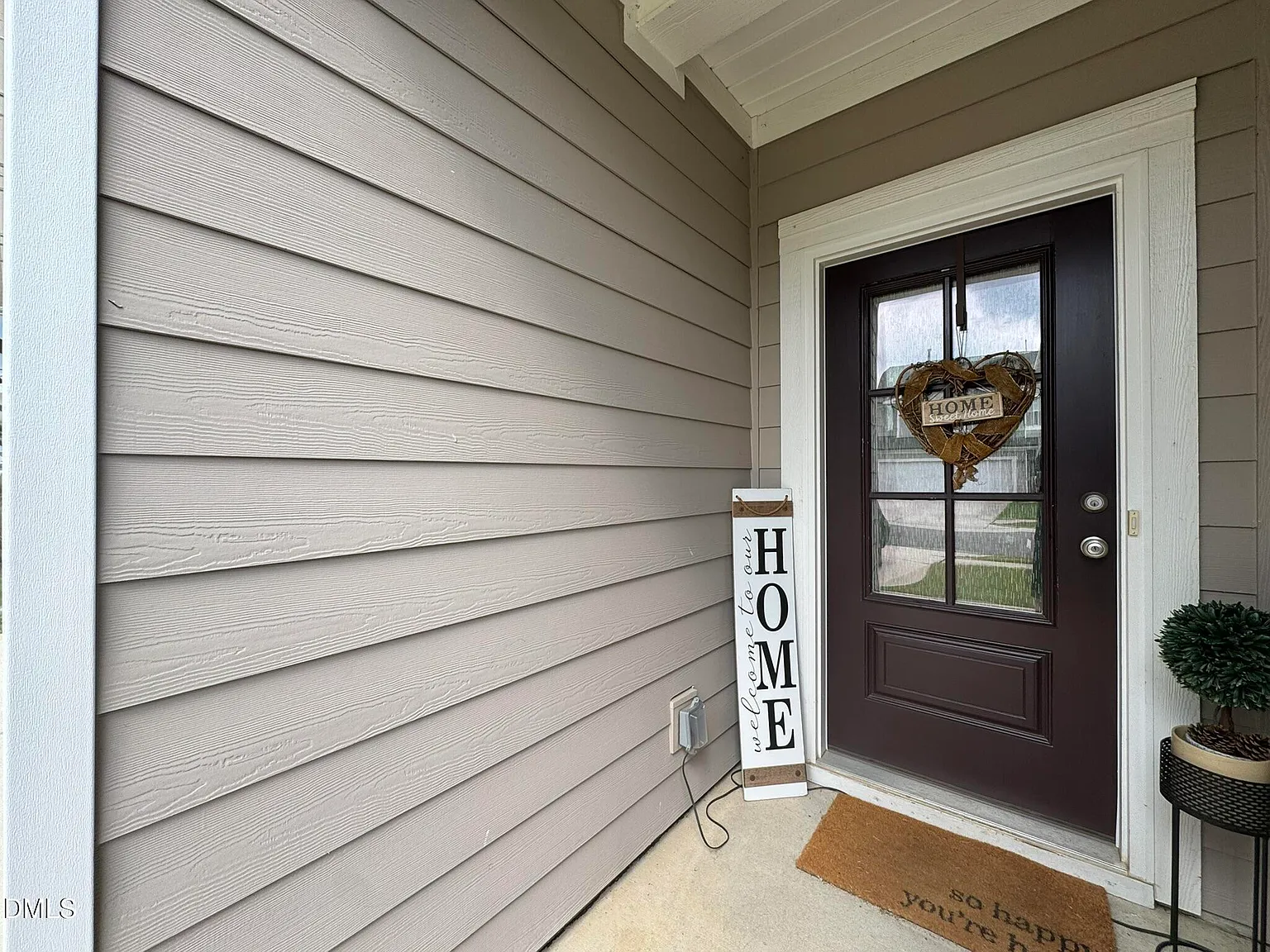 5 bed, 3.0 bath, 3029 sqft, $2,500 — Photo 2